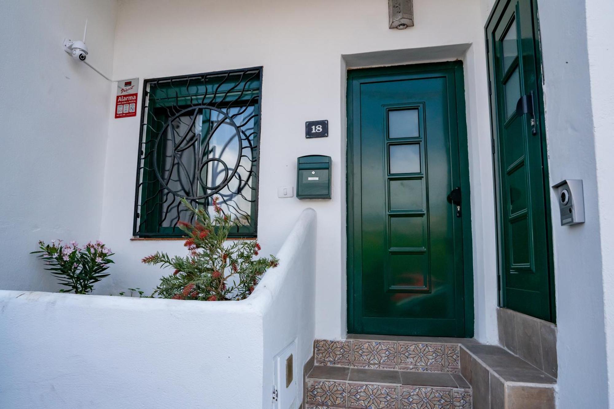 Casa Julio - Alcala Complete Coastal Retreat - Entire Apartment - 3 Min Walk From The Ocean - Shared Entrance With Host Esterno foto