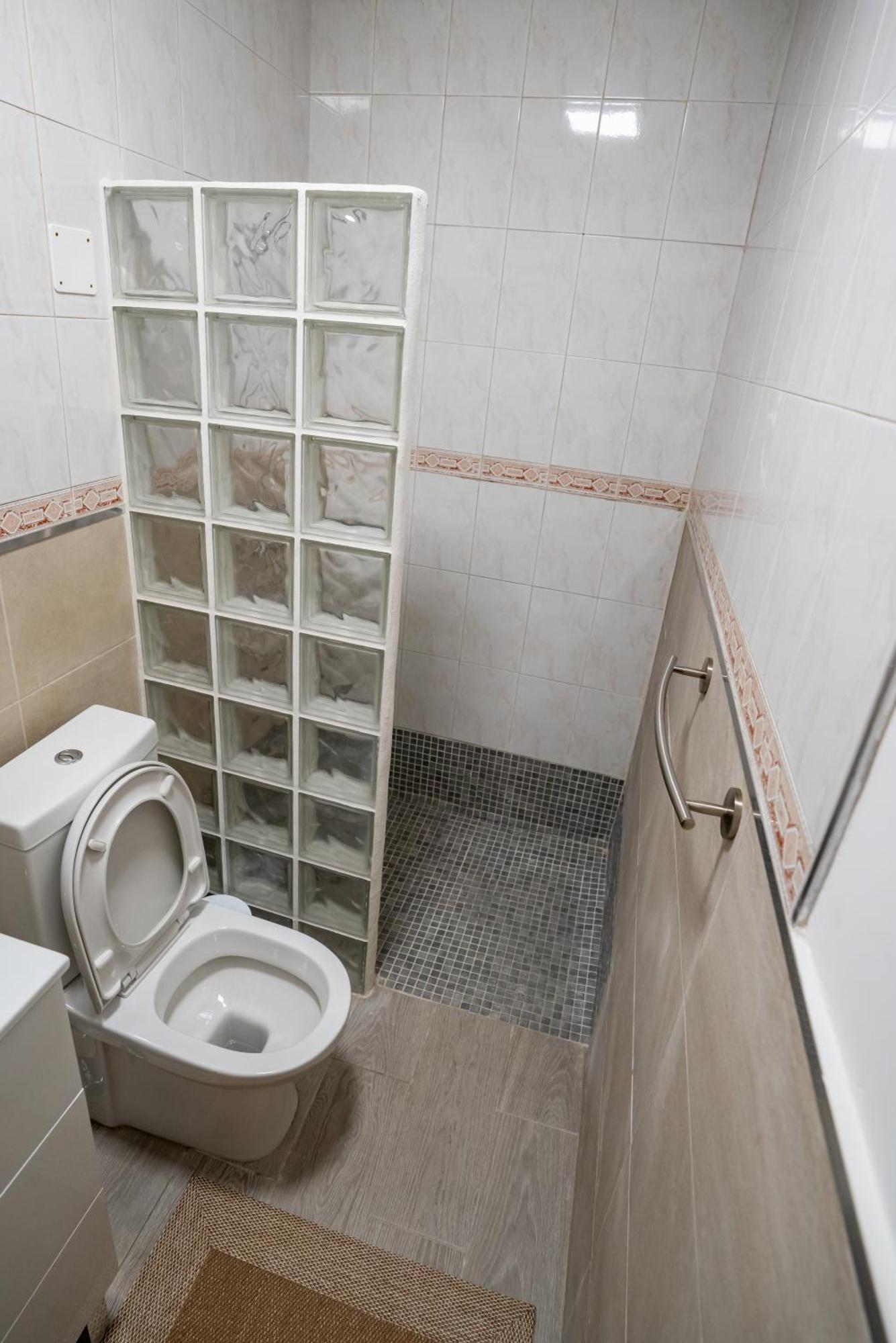 Casa Julio - Alcala Complete Coastal Retreat - Entire Apartment - 3 Min Walk From The Ocean - Shared Entrance With Host Esterno foto